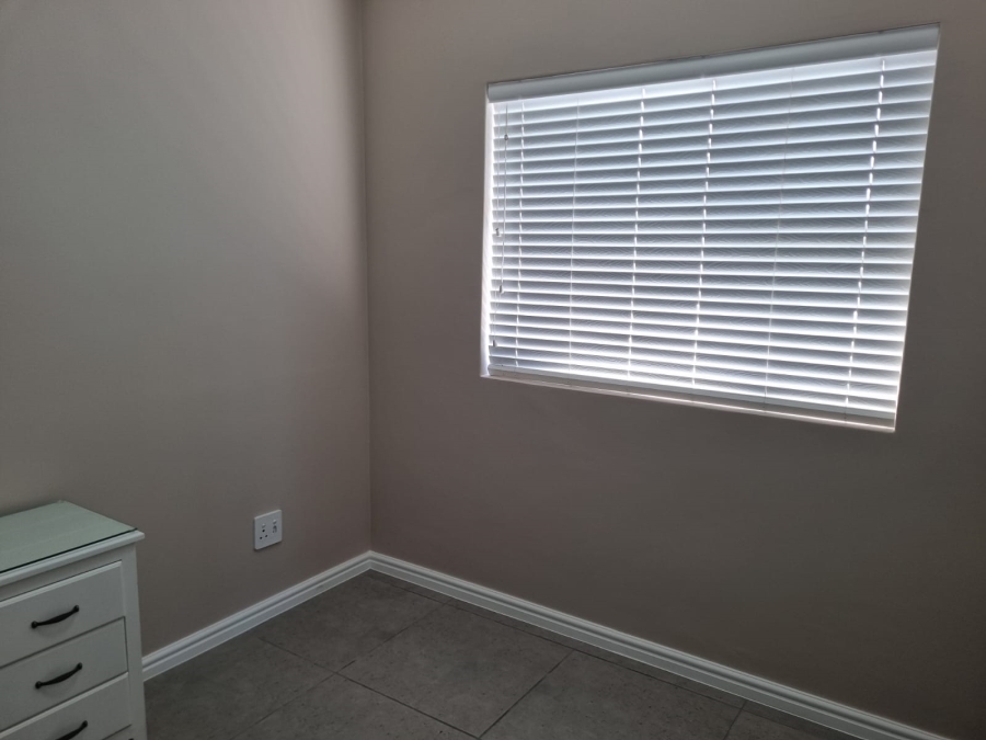 To Let 3 Bedroom Property for Rent in Voorbaai Western Cape